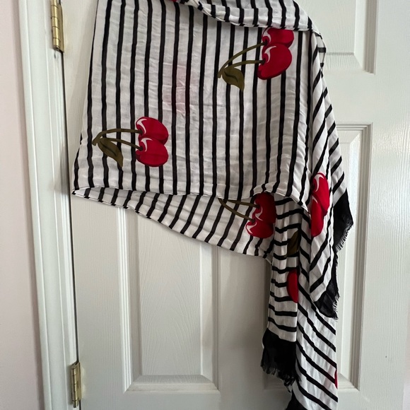 Adorable Kate Spade New York Ma Cherrie Oblong Scarf/Wrap 🍒 - Picture 9 of 13